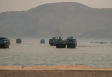 Iran closes the Strait of Hormuz: the world could face an oil shock Tankers and cargo ships in the Strait of Hormuz amid tensions in the Middle East
