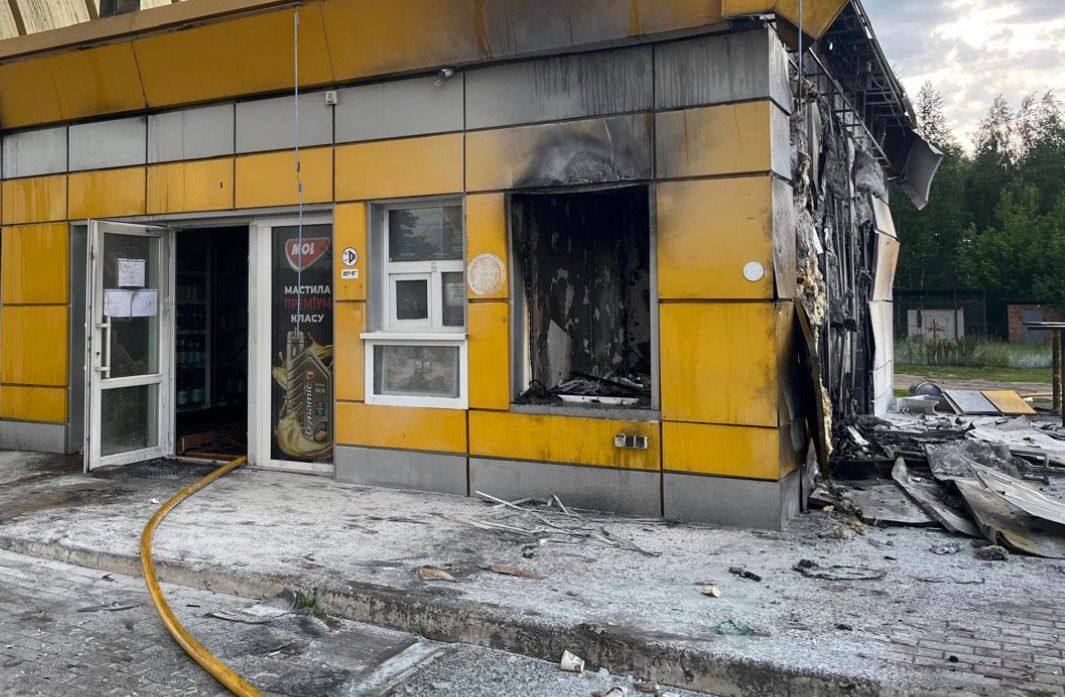 Screenshot_1 Damaged petrol station in Chernihiv region after a missile attack by Russian troops.