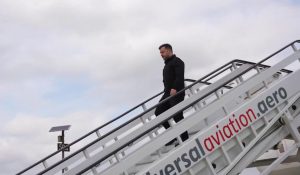 Volodymyr Zelenskyy arrives in the UK for talks