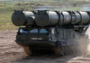 Російський зенітно-ракетний комплекс С-300 на полігоні під час переміщення позицією.