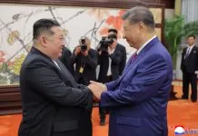 Президент Китаю Сі Цзіньпін на офіційному прийомі в Пхеньяні з лідером Північної Кореї Кім Чен Ином