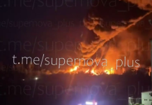 A precision strike was carried out on the enemy’s oil refinery in Gukovo during the night A massive fire and a huge plume of smoke over the oil refinery in Gukovo following an overnight attack.