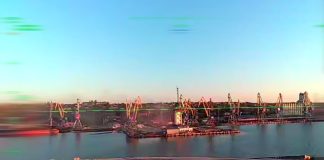 Удар по інфраструктурі порту Маріуполя ускладнив військову логістику Росії Інфраструктура Маріупольського порту, вид з дрона