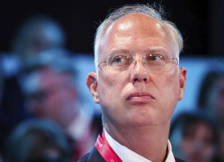 Дмитрієв закликав інопланетян допомогти відправити Стармера у відставку Кирило Дмитрієв опублікував заклик до інопланетян допомогти у відставці Кіра Стармера