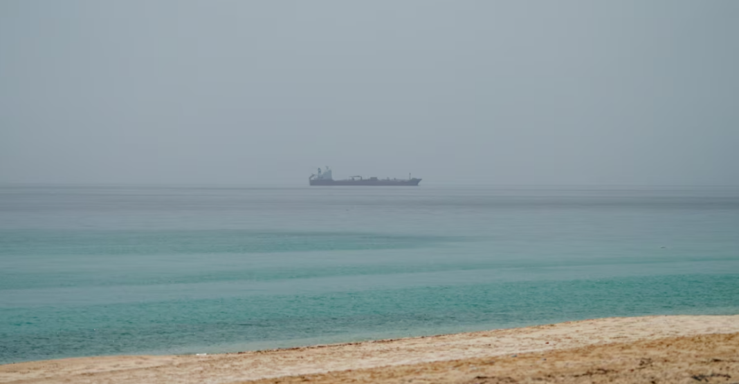 The US has carried out air strikes on Iranian military targets in the Strait of Hormuz.