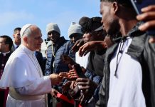 Pope Leo XIV threatened those who smuggle illegal migrants with hell Папа Лев під час виступу на Канарських островах закликає до гуманності у ставленні до мігрантів.
