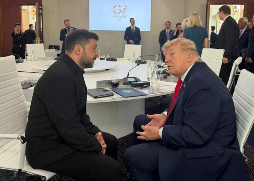Президент України Володимир Зеленський та президент США Дональд Трамп під час переговорів на саміті G7 у Франції