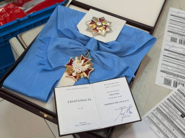 Зеленський повернув Орден Білого Орла Польщі після рішення про позбавлення Президент України Володимир Зеленський повертає Орден Білого Орла Польщі.