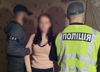 На Житомирщині затримали 17-річну дівчину за отруєння військового ЗСУ Поліція затримала 17-річну дівчину у Бердичеві за підозрою в отруєнні військового ЗСУ