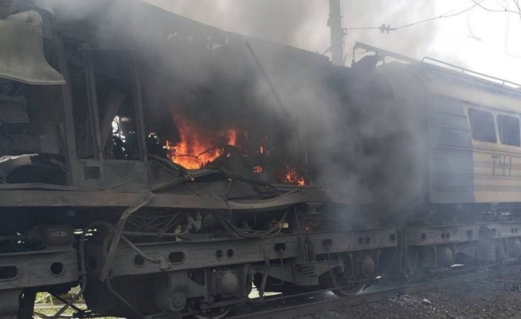 Screenshot_2 A damaged electric locomotive in Zaporizhzhia region after a Russian drone attack.