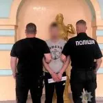 Катування та незаконне позбавлення волі: в Одесі затримали 33-річного чоловіка