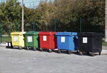 В Україні різко підвищать штрафи за сміття: покарання зросте у десятки разів Сміттєві баки на вулиці