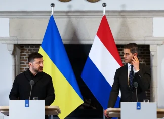 Нідерланди виділили Україні €500 млн на дрони та боєприпаси Президент України Володимир Зеленський та прем’єр-міністр Нідерландів Дік Схоф