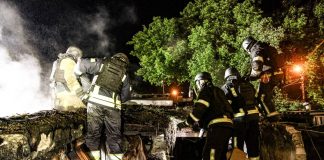 У Харкові внаслідок атаки РФ постраждали чотири жінки Зруйновані гаражі та пошкоджені багатоповерхівки в Основ’янському районі Харкова після атаки БпЛА.