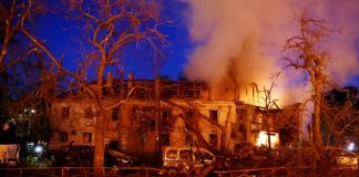 Ворожий обстріл Дніпра забрав життя шести осіб Пошкоджені житлові будинки та пожежно-рятувальна частина в Дніпрі після ворожого обстрілу