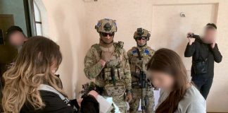 Правоохоронці під час операції з викриття злочинної організації з сексуальної експлуатації жінок