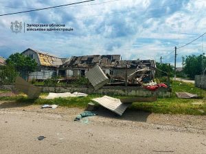 Наслідки російського удару по селищу Балабине Запорізької області