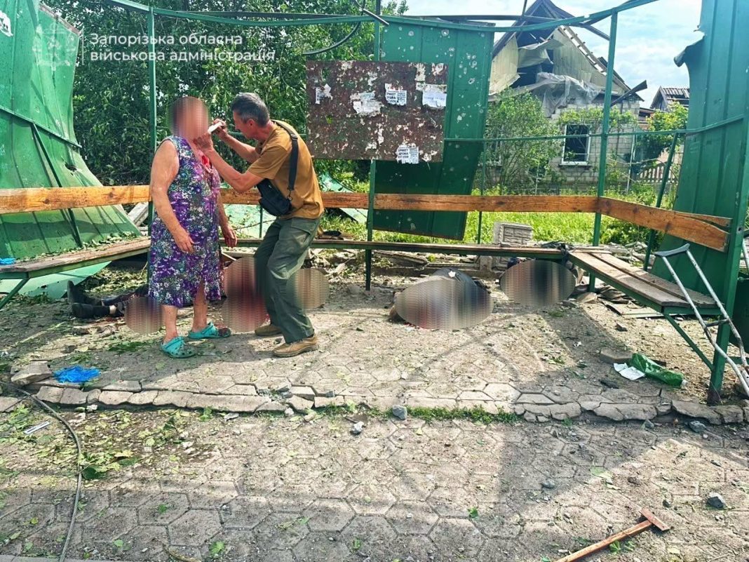 Пошкоджені житлові будинки та загиблі в Балабиному після російського авіаудару
