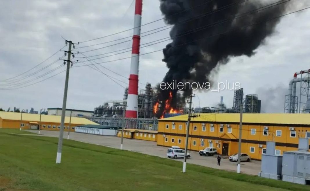 photo_2026-06-12_0-44 A major fire at the Nizhnekamskneftekhim plant in Tatarstan following a drone attack