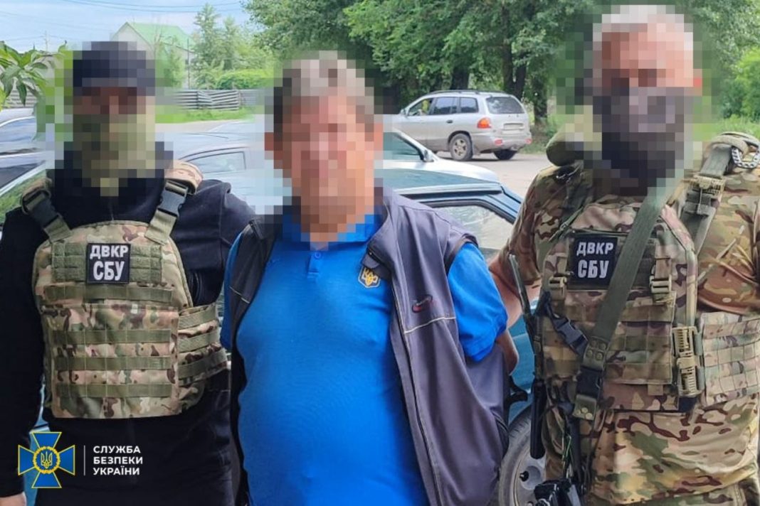 photo_2026-06-12_11:00:03 Officers from the Security Service of Ukraine during the arrest of an FSB agent in Dnipro