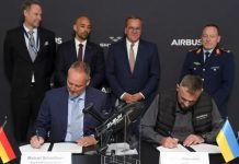 Українська компанія SkyFall уклала стратегічну угоду з Airbus Підписання меморандуму між CEO SkyFall Миколою Маковєєвим та CEO Airbus Defence and Space Міхаелем Шельгорном на ILA Berlin Air Show 2026.