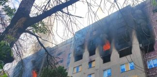 Пожежа в житловому будинку в Донеччині після атаки російських безпілотників