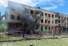 Air strike on Sloviansk: six people injured, including a 9-year-old child Residential buildings damaged following an air strike on Sloviansk in the Donetsk region