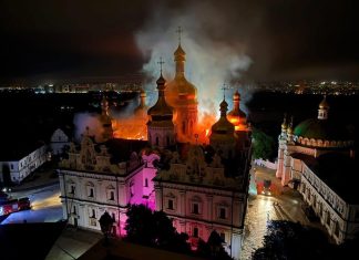 Масована атака на Київ: пожежі, руйнування та десятки врятованих людей Пожежники ліквідовують наслідки нічної атаки у Києві.