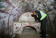 A 3rd-century fresco depicting Jesus Christ as the Good Shepherd, without a beard, found in the Iznik Tomb, Turkey.