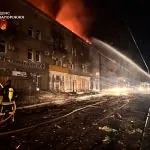 Російські БпЛА вдарили по Запоріжжю: спалахнув житловий будинок