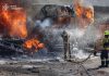 Ворог повторно обстріляв Суми, спричинивши масштабну пожежу Пожежні ліквідовують вогонь після ворожого обстрілу у місті Суми
