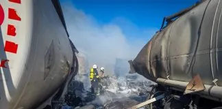 Росія вдарила по Одещині: загинула людина, є поранені Пожежа на стоянці після російських ударів у Білгород-Дністровському районі Одещини