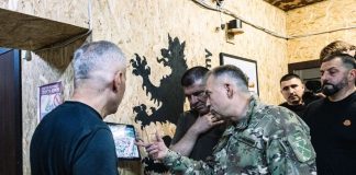 Сирський перевірив виконання бойових завдань на фронті Сирський на перевірці бойових завдань на Костянтинівському напрямку.