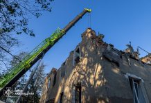 Air strike in Kharkiv: one person killed and nine injured The site of an air strike in the Kholodnohirskyi district of Kharkiv, showing a damaged house.