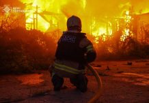 Пожежа на підприємстві в Полтавській області після російського обстрілу.