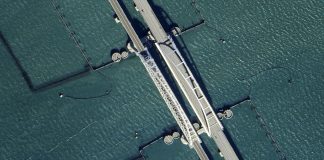 Russia is preparing to attack the Crimean Bridge Satellite images of the Crimean Bridge with its new defence system.