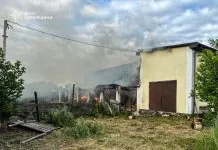 Пожежа у Золочеві на Харківщині після атаки БпЛА російських військ.