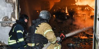 Пожежа у Харкові після атаки дронів РФ.