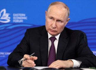 Putin threatens massive strikes on Ukraine