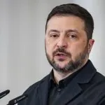Зеленський вимагає виведення військової техніки з прикордонних областей України