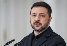 Зеленський вимагає виведення військової техніки з прикордонних областей України Зеленський вимагає виведення російської техніки з прикордонних областей Білорусі.
