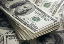 Долар США зміцнюється на фоні зростання інвестицій у 2026 році.