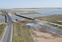Рух через Чонгарський міст у Криму перекрито після нової атаки України Пошкоджений міст у районі Чонгару після атаки України