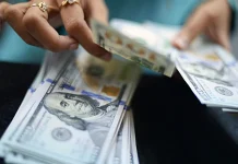 Долар знову перетнув 45 гривень: НБУ нарощує продаж валюти Курс долара може різко зрости
