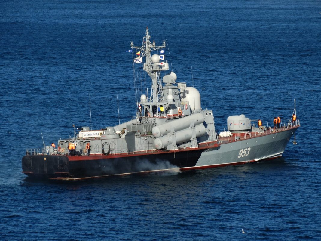 Missile boat Project 12418 «Molniya» missile boat»