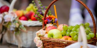 A basket of apples and grapes for Apple Spas