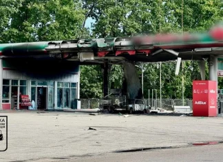 Сумщина спрощує запуск мобільних АЗС через загрози з РФ Автозаправна станція на Сумщині під час російських обстрілів.
