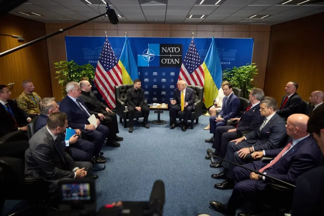 Volodymyr Zelenskyy and Donald Trump during the talks