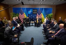 Володимир Зеленський і Дональд Трамп під час переговорів