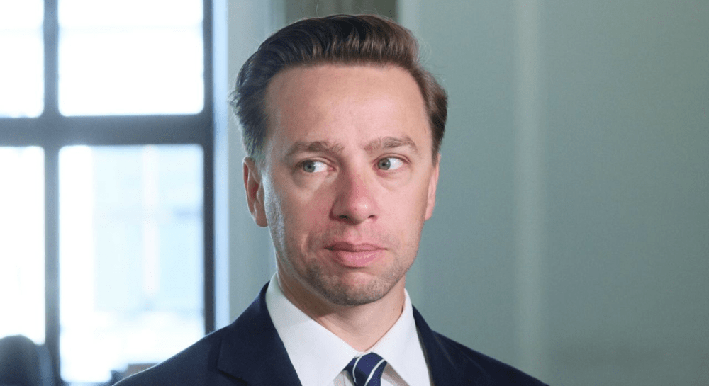 A political scandal in Poland over the transfer of Patriot missiles to Ukraine. A political scandal in Poland over the transfer of Patriot missiles to Ukraine.